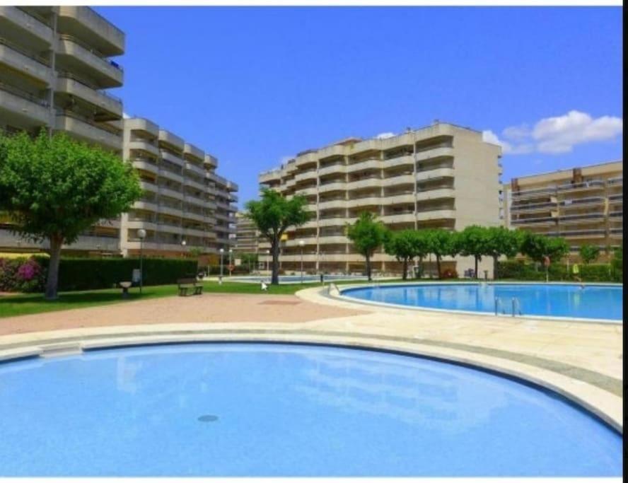 Apartamento En Salou Con 3 Piscinas Junto A Port Aventura エクステリア 写真