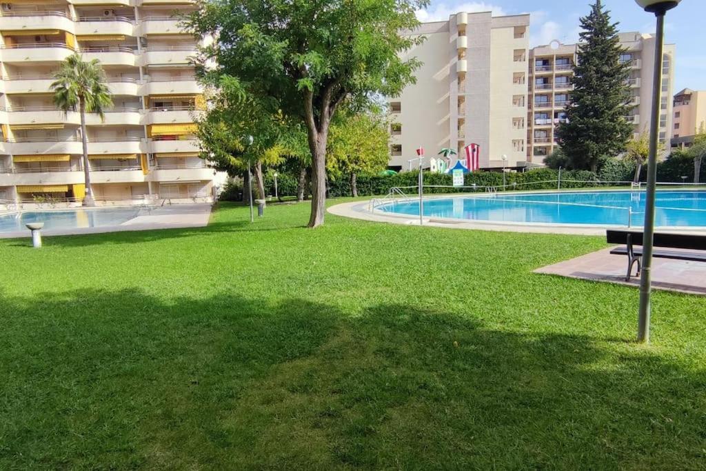 Apartamento En Salou Con 3 Piscinas Junto A Port Aventura エクステリア 写真